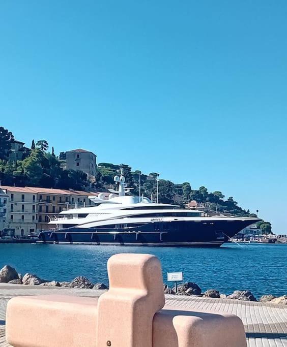 Sweet Liana Un Tuffo Nel Cuore Del Paese Porto Santo Stefano  Bagian luar foto